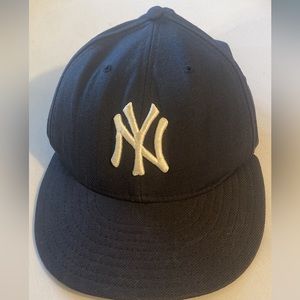 Yankees Cap - New Era Size 7 3/8